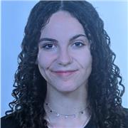 Profesora titulada de Bachillerato, trilingüe en español, inglés y francés. Soy estudiante de Relaciones Internacionales en Inglés